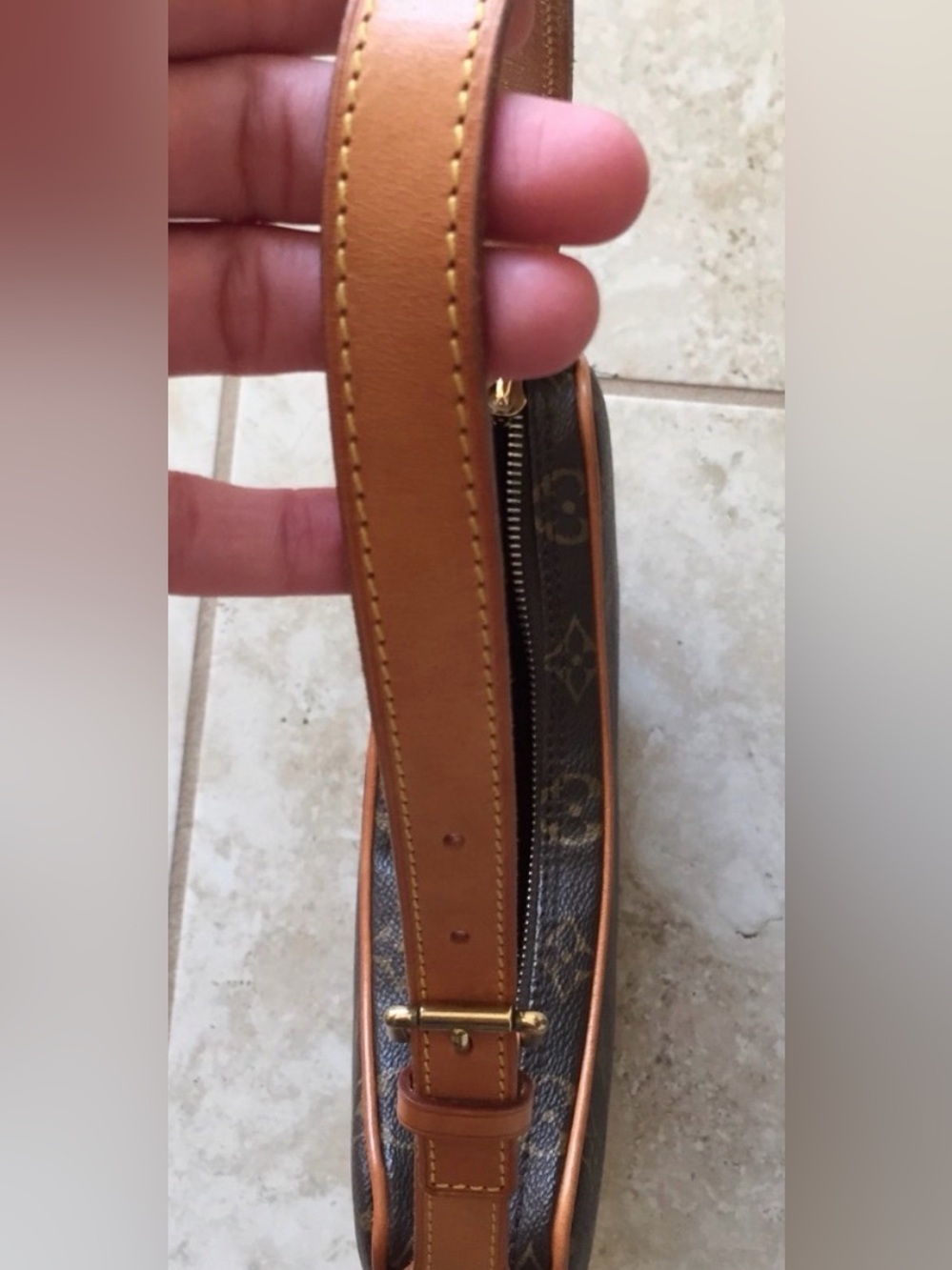 Louis Vuitton Monogram Croissant PM - Picture 3 of 7